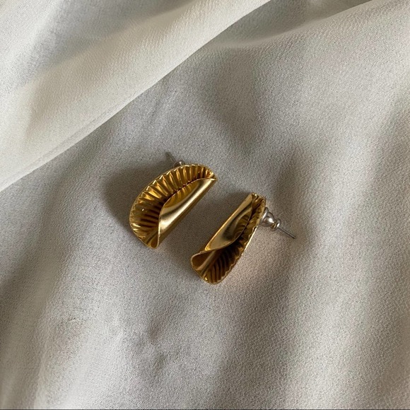 Vintage Gold Ribbed Folded Texture Earrings - Picture 5 of 5